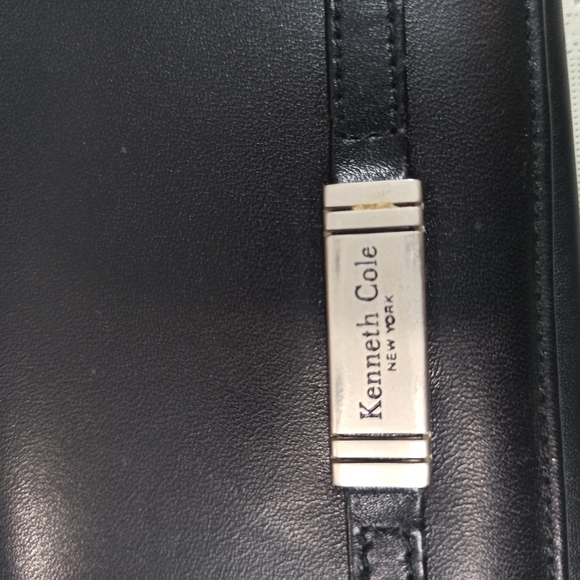 Kenneth Cole Black Leather Women's Hand Wallet with Silver Accent - Picture 2 of 14